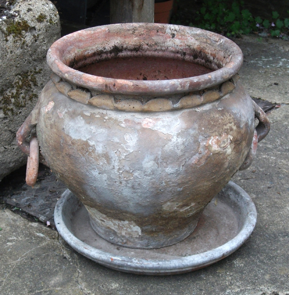 how much does a greek urn?